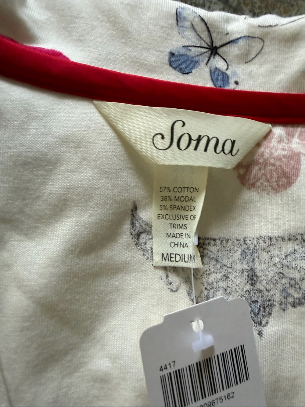 Soma Cream Pajama Set with Red Lipstick & Kiss Print - Picture 4 of 5